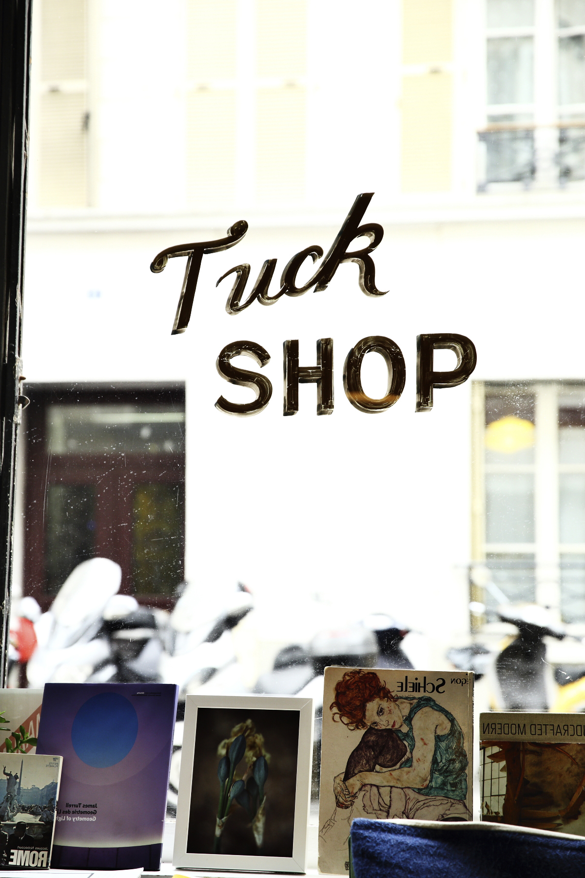 The Tuck Shop - Australian Coffee Shop in Paris 